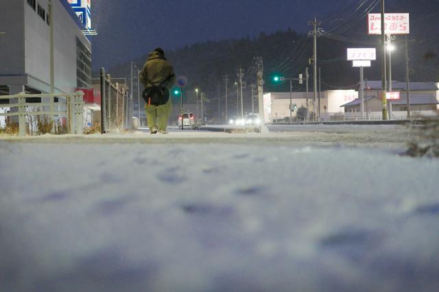 雪が降る輪島市街