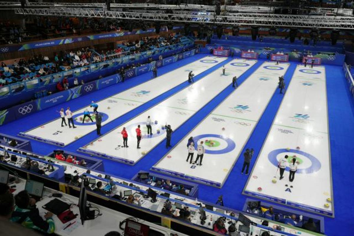 ミラノ・コルティナ冬季五輪の開会式に先立って始まった、カーリング混合ダブルス